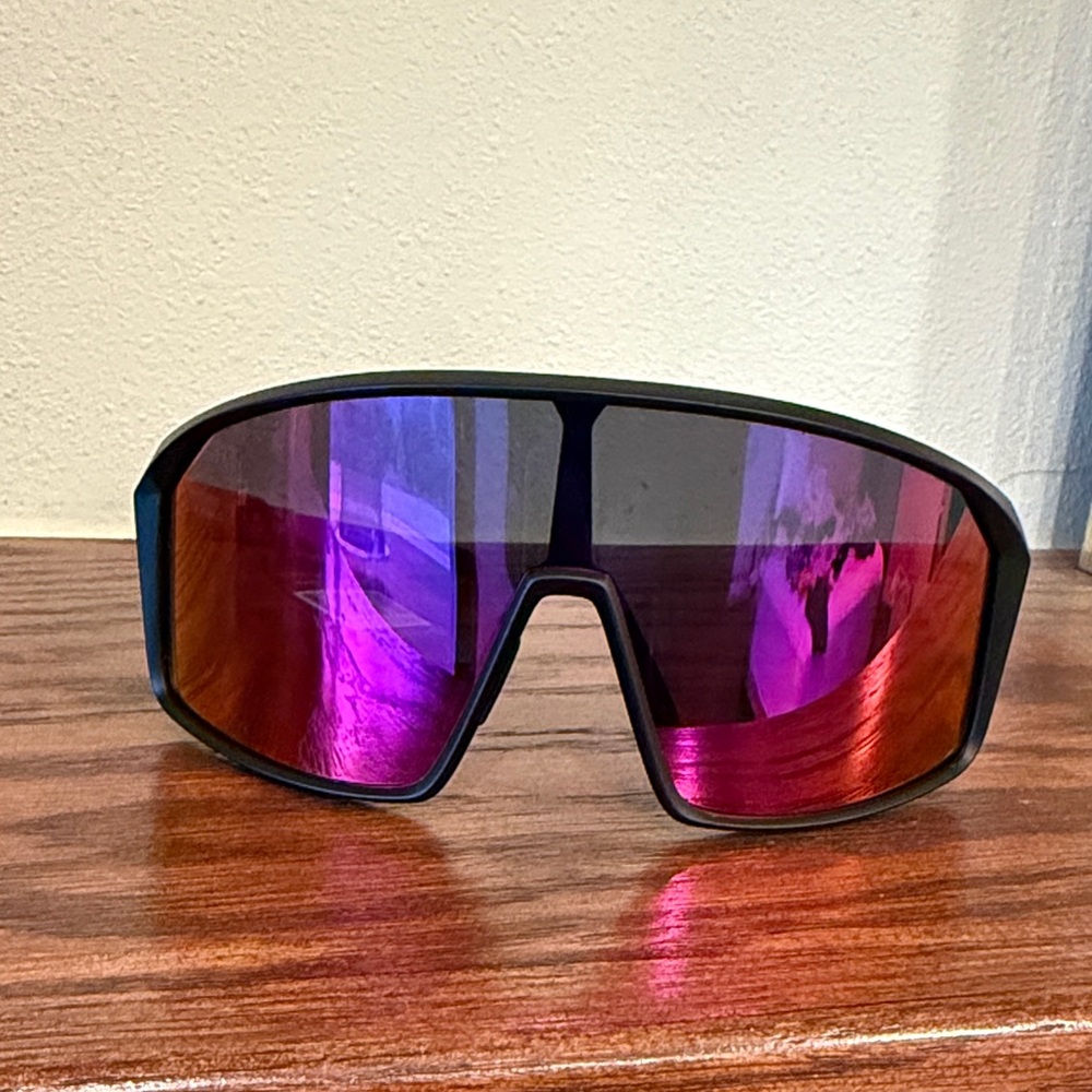 NWT Shady Rays MIRAGE
RIVAL MATTE BLACK